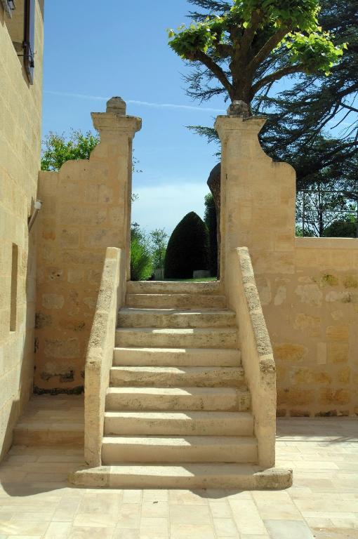 Hotel Au Logis Des Remparts Сент-Емільйон Екстер'єр фото